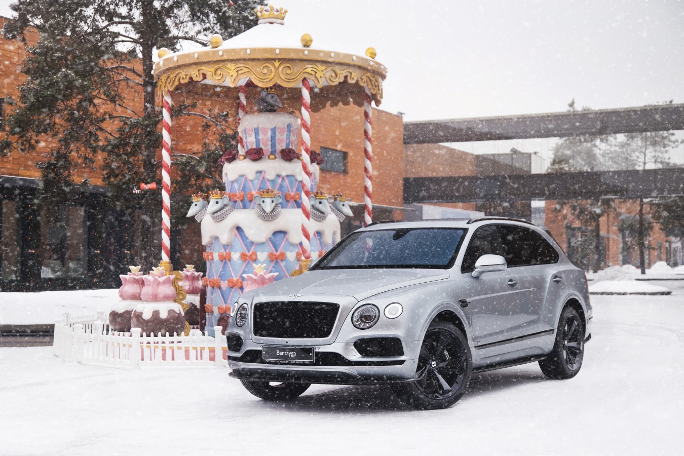 «BENTLEY МОСКВА» ПОЗДРАВЛЯЕТ ВАС С ПРАЗДНИКАМИ! - изображение IMG_9596-22 на luxuryselection.ru!