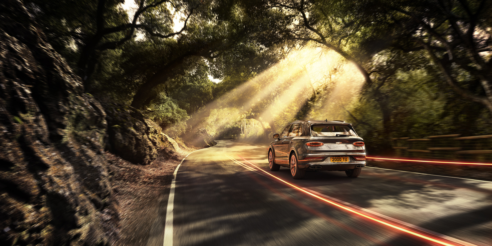 BENTAYGA V8 - изображение Imagery_Bentayga-V8_NEW-Bentayga_21MY_New-Bentayga-21MY-V8-9 на luxuryselection.ru!