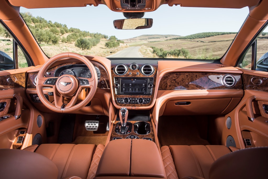 САМЫЙ БЫСТРЫЙ ВНЕДОРОЖНИК В МИРЕ - BENTLEY BENTAYGA - изображение JL46715 на luxuryselection.ru!