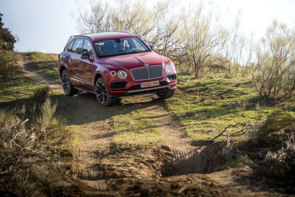 САМЫЙ БЫСТРЫЙ ВНЕДОРОЖНИК В МИРЕ - BENTLEY BENTAYGA - изображение JL49940 на luxuryselection.ru!