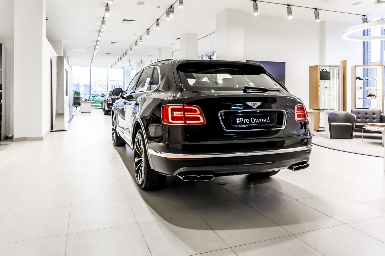 Линейка автомобилей с пробегом в Bentley Cанкт-Петербург - изображение MG_4342 на luxuryselection.ru!