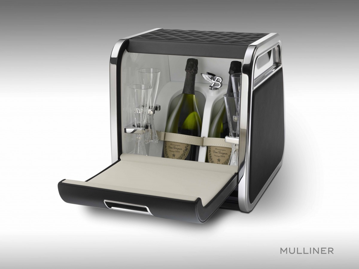 КОМПЛЕКТ ДЛЯ ПИКНИКА LINLEY HAMPER ОТ MULLINER - изображение MULLINER-Hamper-Bottle-Cooler на luxuryselection.ru!