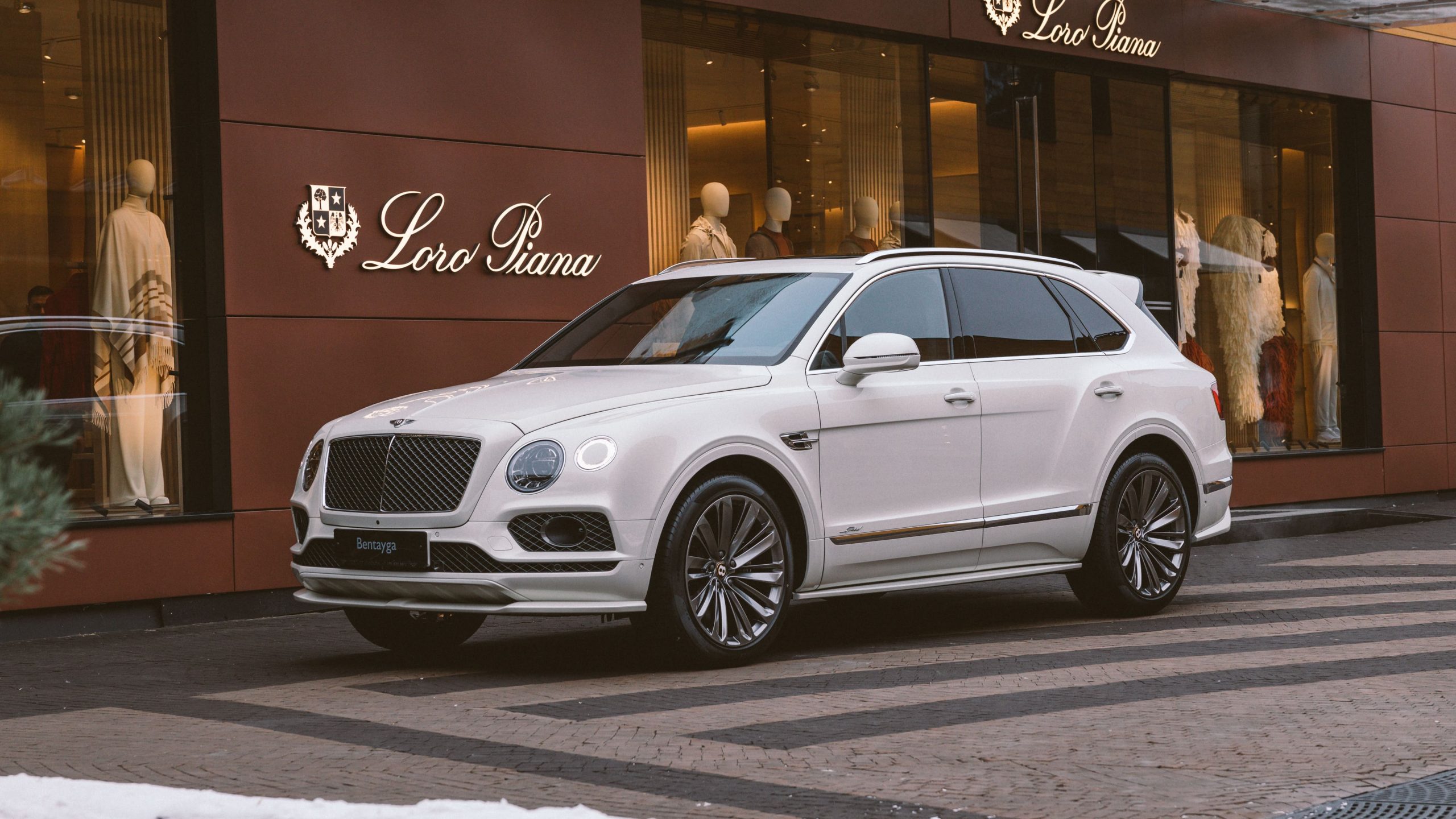 ВАШЕ ПРЕИМУЩЕСТВО НА BENTLEY BENTAYGA - изображение POLO1230-scaled на luxuryselection.ru!