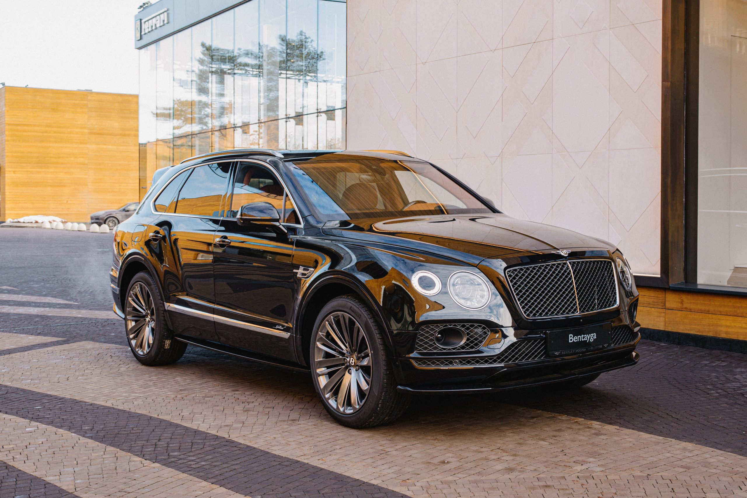 ВАШЕ ПРЕИМУЩЕСТВО НА BENTLEY BENTAYGA - изображение POLO8110-min-1-scaled на luxuryselection.ru!