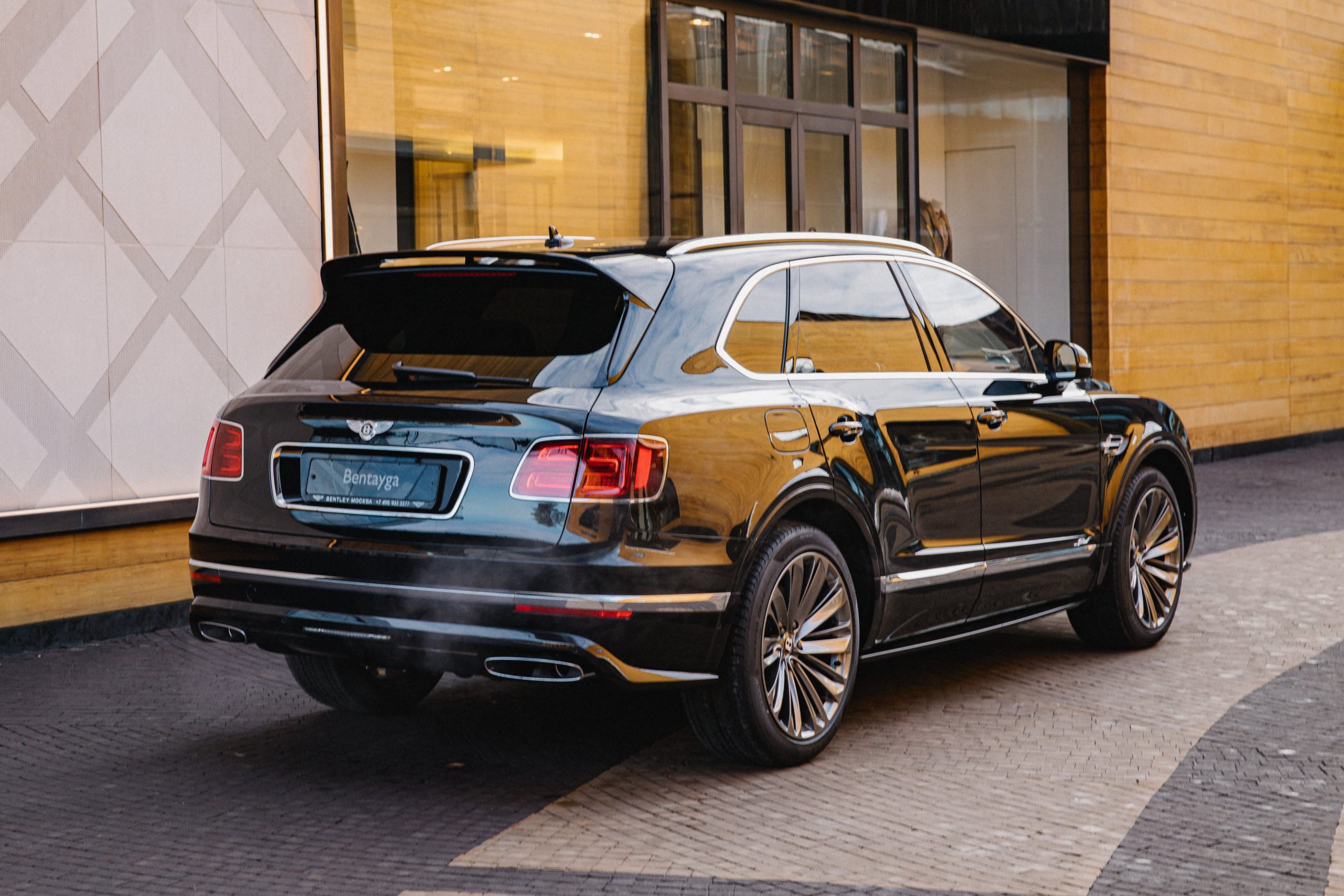 ВАШЕ ПРЕИМУЩЕСТВО НА BENTLEY BENTAYGA - изображение POLO8119-min-1-scaled на luxuryselection.ru!