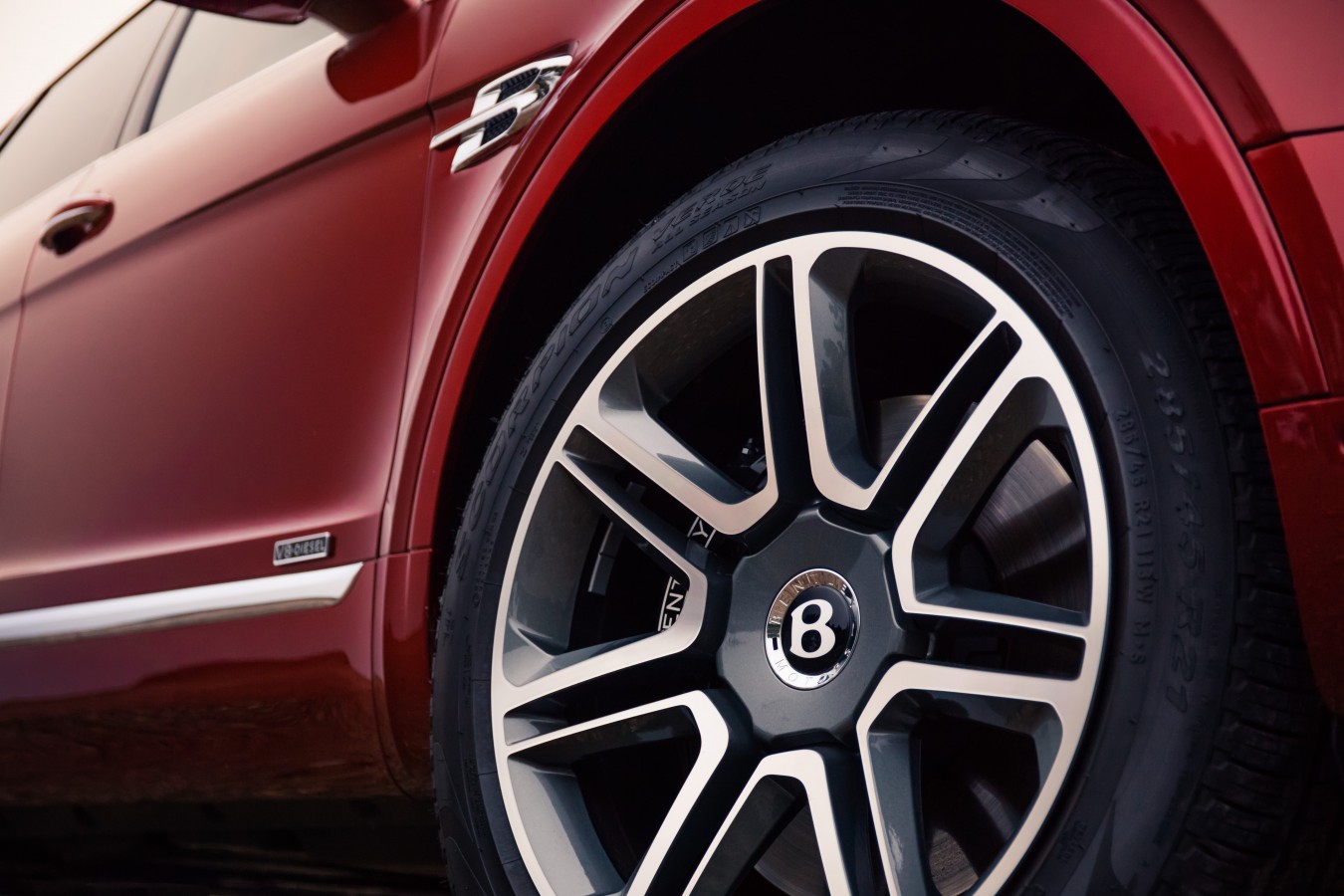 БЕСПЛАТНЫЙ ДИАГНОСТИЧЕСКИЙ ОСМОТР BENTLEY - изображение Rubino_Red_017 на luxuryselection.ru!