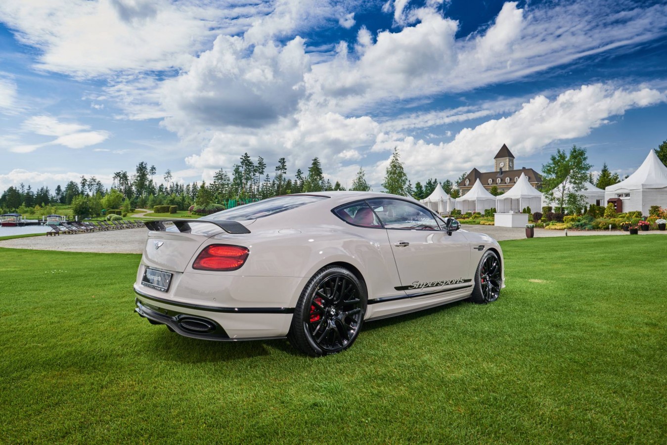 ТОЛЬКО ДВА BENTLEY SUPERSPORTS В ШОУ-РУМАХ 