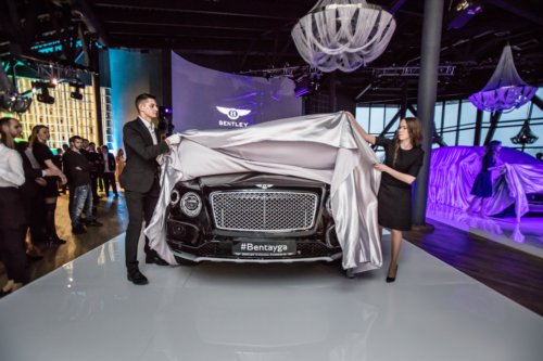 ЭКСТРАОРДИНАРНАЯ ПРЕЗЕНТАЦИЯ BENTLEY BENTAYGA В КОНЦЕРТНОМ ЗАЛЕ «БАРВИХА LUXURY VILLAGE» - изображение bentayga-spb на luxuryselection.ru!