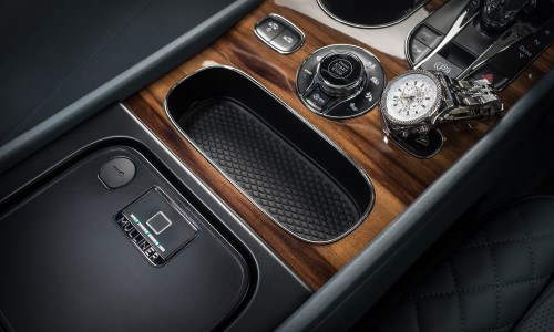 ОСЕННИЙ УХОД ДЛЯ ВАШЕГО BENTLEY С ВЫГОДОЙ 40% - изображение bentley-bentayga_100646744_h на luxuryselection.ru!