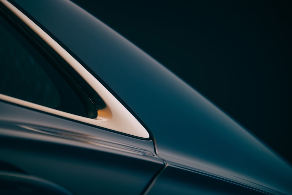 BENTLEY FLYING SPUR MULLINER - изображение jpeg-Imagery_Flying-Spur-Mulliner_Flying-Spur-W12-Mulliner-Rear-haunch на luxuryselection.ru!