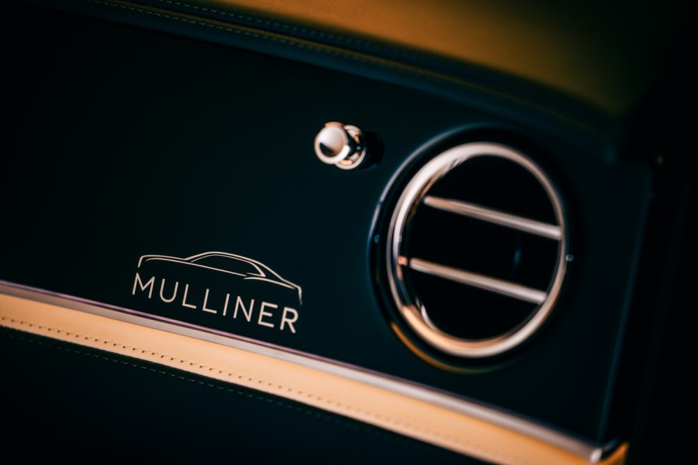 BENTLEY FLYING SPUR MULLINER - изображение jpeg-Imagery_Flying-Spur-Mulliner_Flying-Spur-W12-Mulliner-Veneer-detail-1 на luxuryselection.ru!