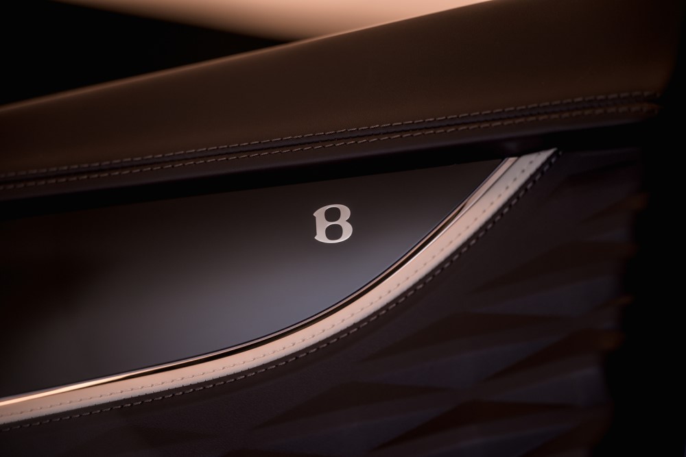BENTLEY FLYING SPUR MULLINER - изображение jpeg-Imagery_Flying-Spur-Mulliner_Flying-Spur-W12-Mulliner-Veneer-detail-3 на luxuryselection.ru!