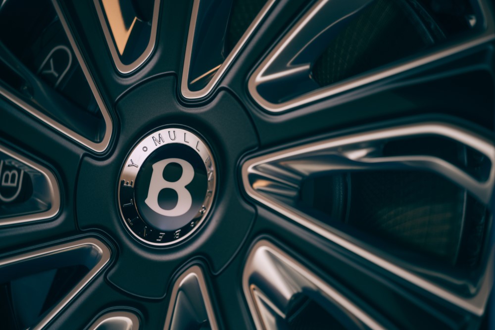 BENTLEY FLYING SPUR MULLINER - изображение jpeg-Imagery_Flying-Spur-Mulliner_Flying-Spur-W12-Mulliner-Wheel-3 на luxuryselection.ru!