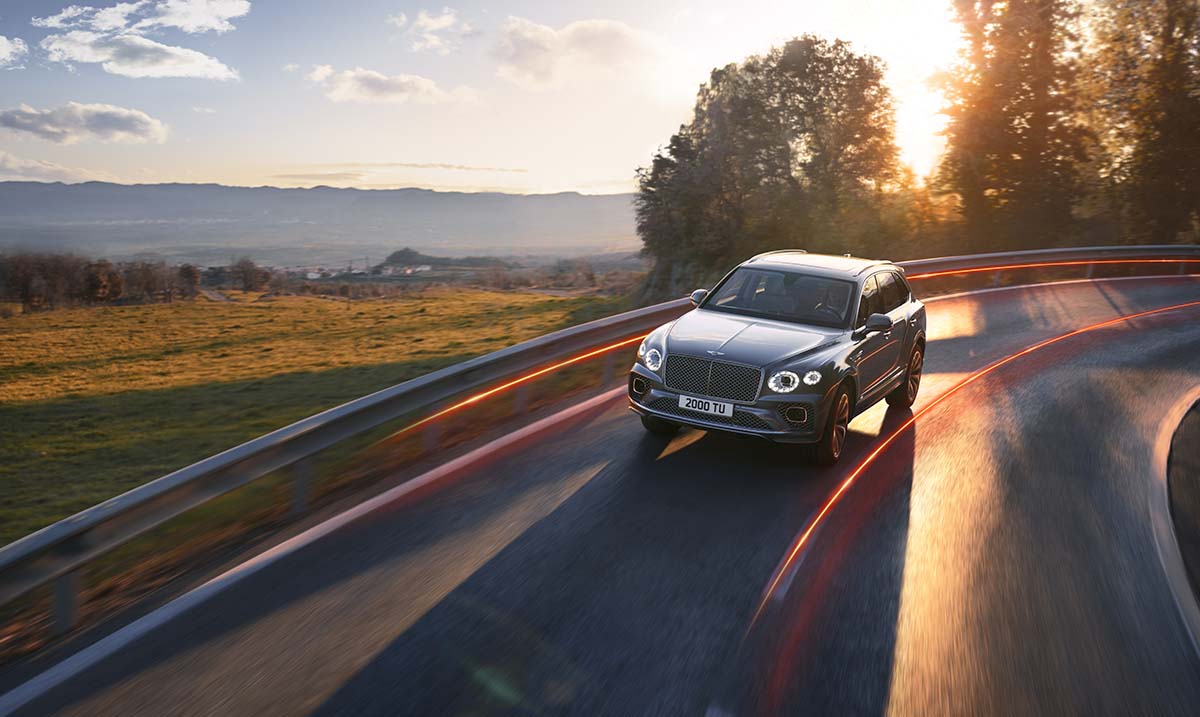 ВСТРЕЧАЙТЕ НОВЫЙ BENTLEY BENTAYGA - изображение slider-2-3 на luxuryselection.ru!