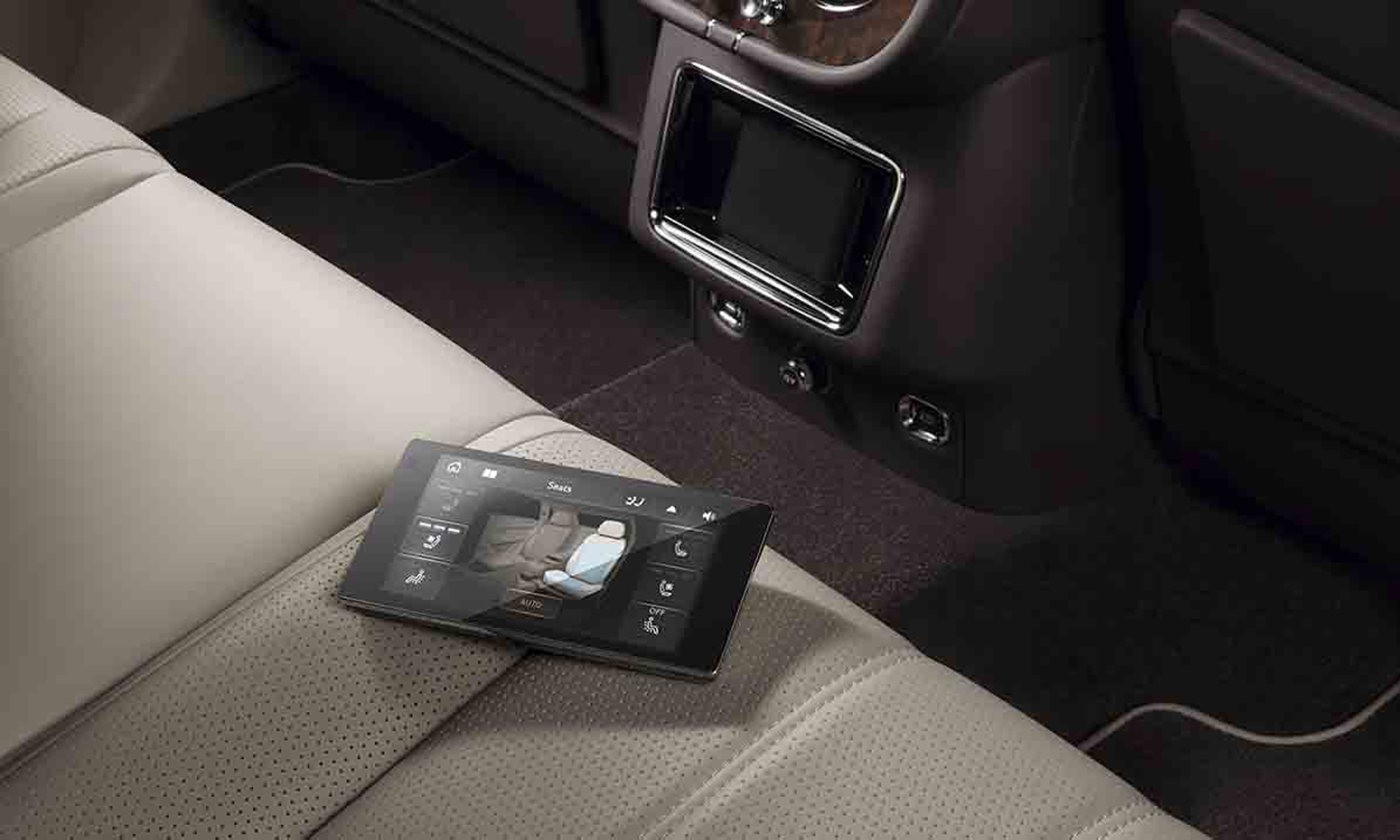 ВСТРЕЧАЙТЕ НОВЫЙ BENTLEY BENTAYGA - изображение slider-5-2 на luxuryselection.ru!