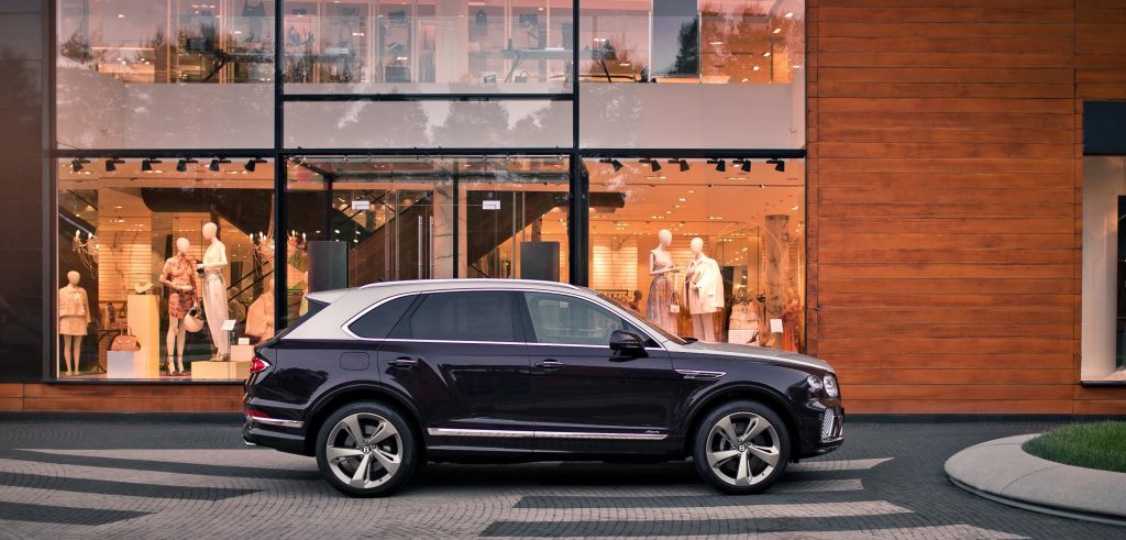 BENTLEY BENTAYGA V8 AZURE SILVER STORM OVER DAMSON - изображение Рисунок3-6-1024x491 на luxuryselection.ru!