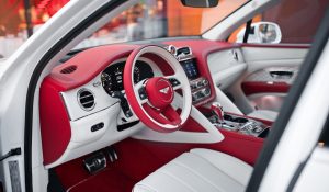 BENTLEY BENTAYGA V8 AZURE SNOW QUARTZ - изображение Рисунок5-8-300x175 на luxuryselection.ru!