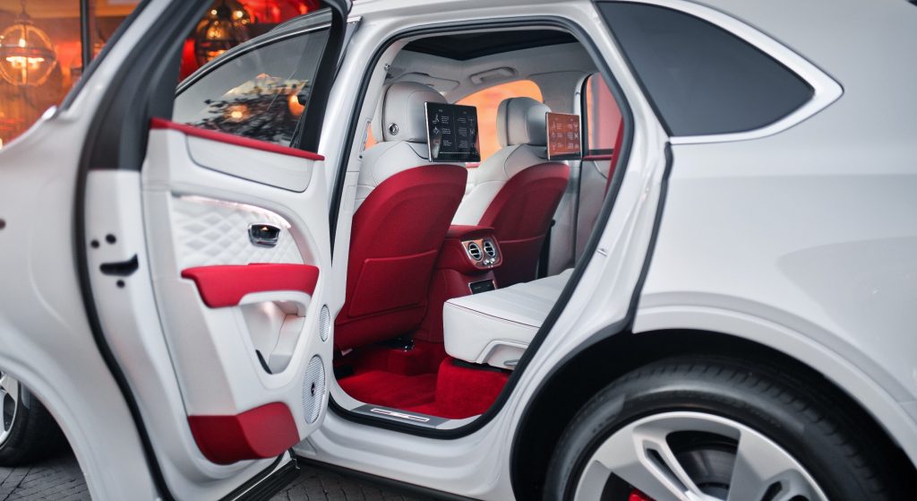 BENTLEY BENTAYGA V8 AZURE SNOW QUARTZ - изображение Рисунок8-2-1024x559 на luxuryselection.ru!
